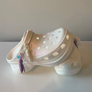 CROCS Women's Platform Clog Shoes Tassels White Iridescent 7 W EUC